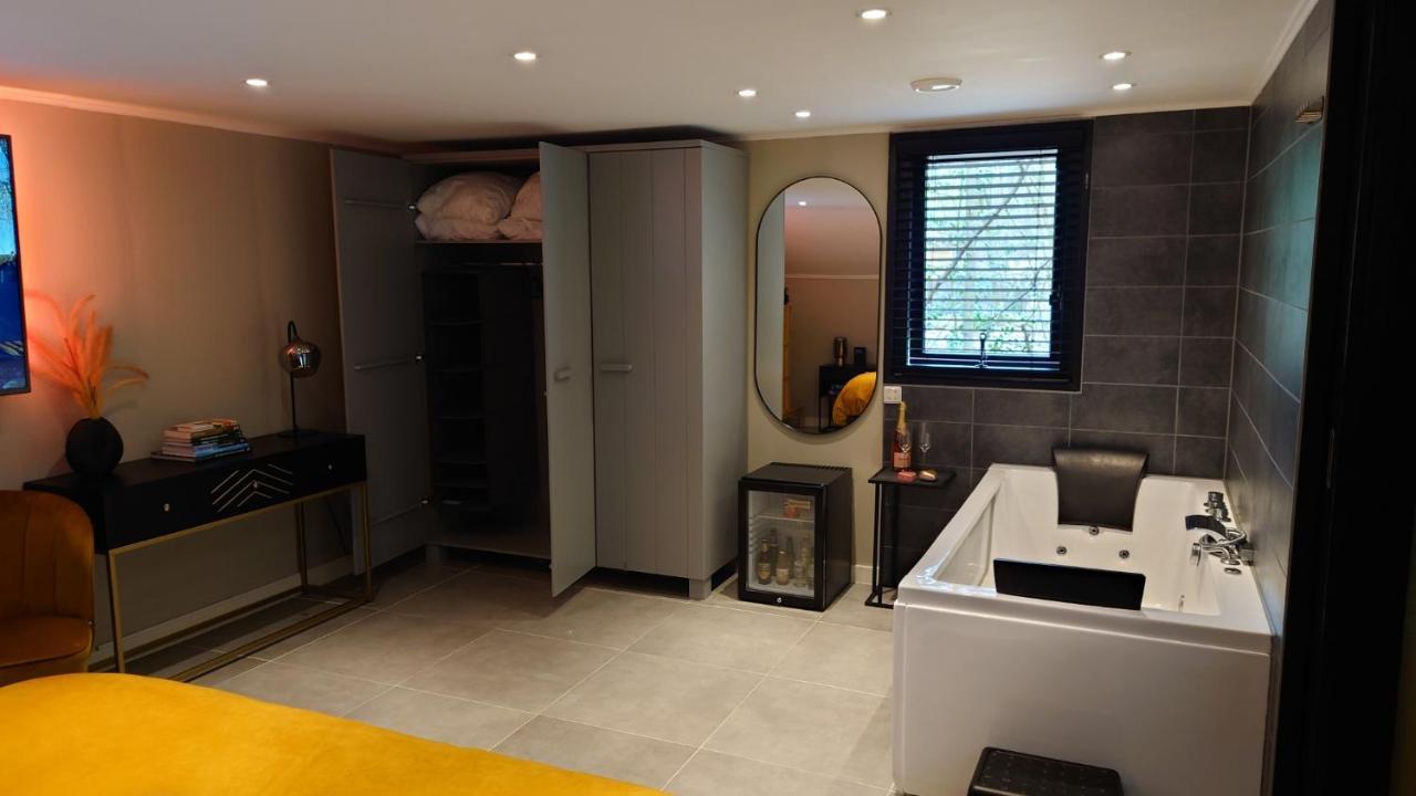 Relaxed Luxe "Boszichthuisje" Met Jacuzzi Bospark Ijsselheide Hattemerbroek エクステリア 写真
